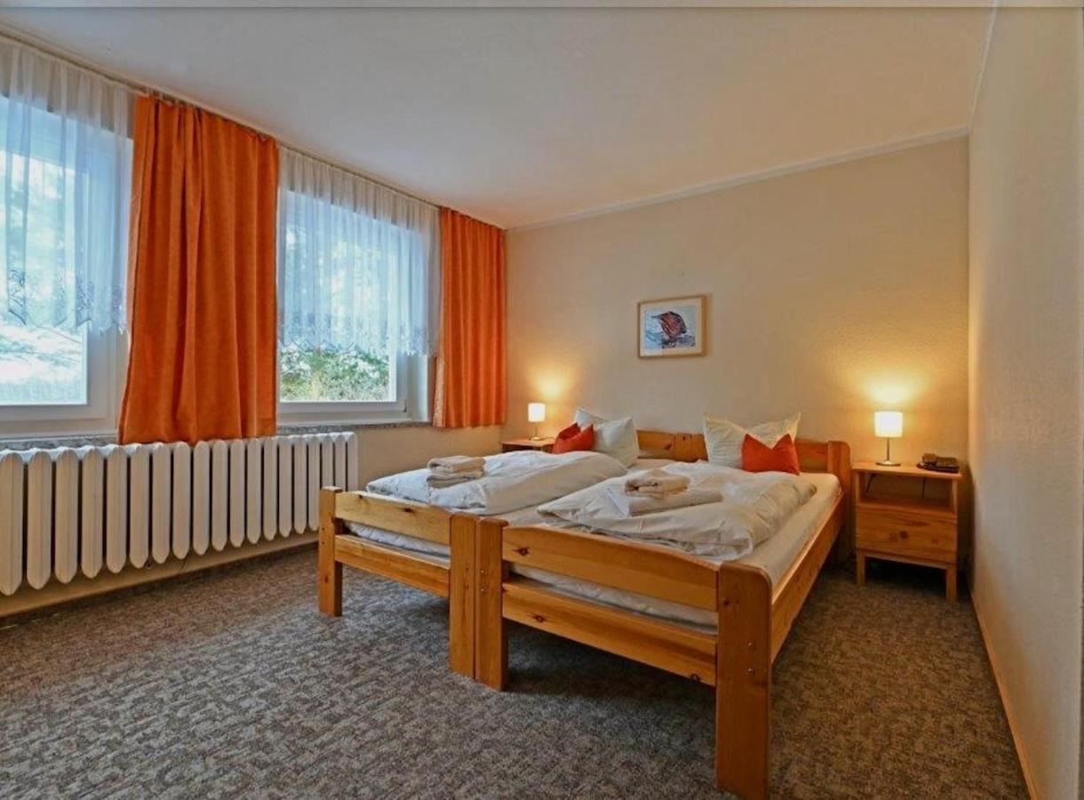 Pension Zur Fledermaus Waren  Buitenkant foto
