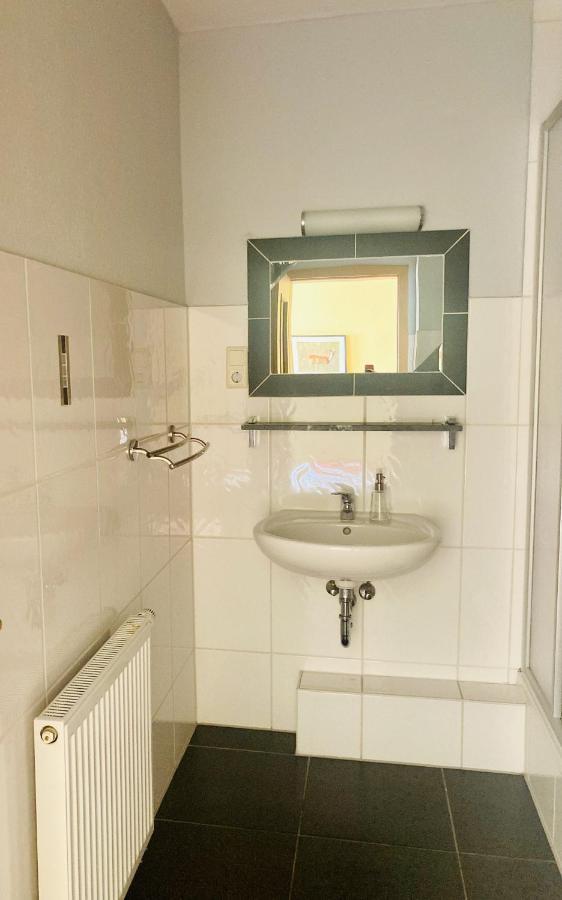 Pension Zur Fledermaus Waren  Buitenkant foto