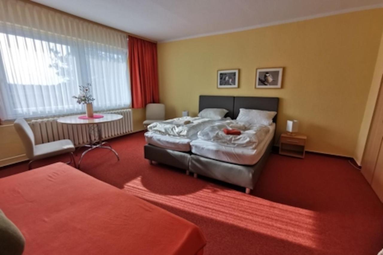 Pension Zur Fledermaus Waren  Buitenkant foto